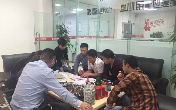 光臣組織緊急生產排單會議