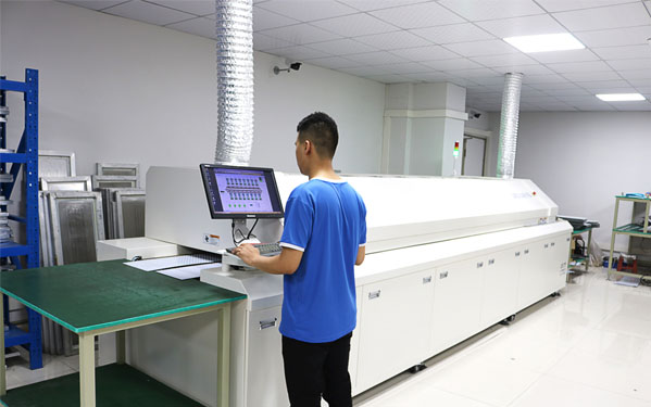 光臣照明SMT生產車間