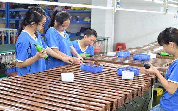 大功率洗墻燈生產場景