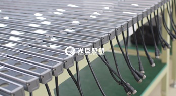 DMX512大功率洗墻燈出貨,商業廣場亮化即將開始